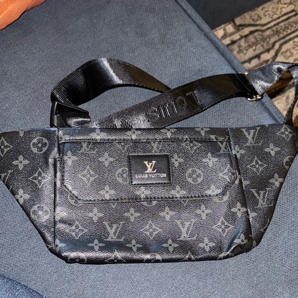 Louis Vuitton Black and Gray Monogram Waist Bag - Picture 1 of 3